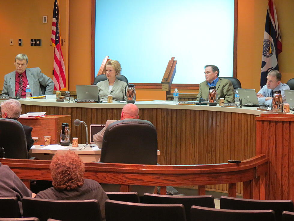 Council Approves Fire Truck Purchase, Second Reading of Parkway Plaza Bond