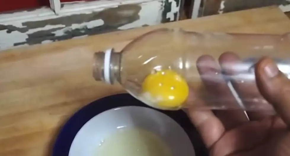How To Separate Egg Yolks And Whites With A Plastic Water Bottle [VIDEO]