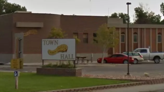 Town Of Mills Holds Meeting On Friday About Proposed Mountain View School Closure