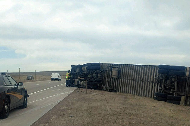 Strong Winds Blow Over 11 Vehicles on Wyoming Highways
