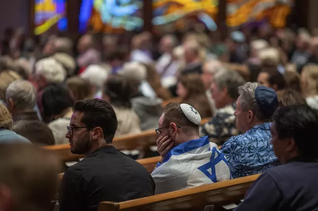 Jewish Community Will &#8216;Stand Tall&#8217; After Synagogue Shooting