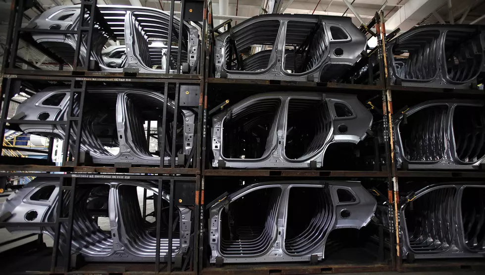 AP Source: Detroit Automakers to Shut Down Factories
