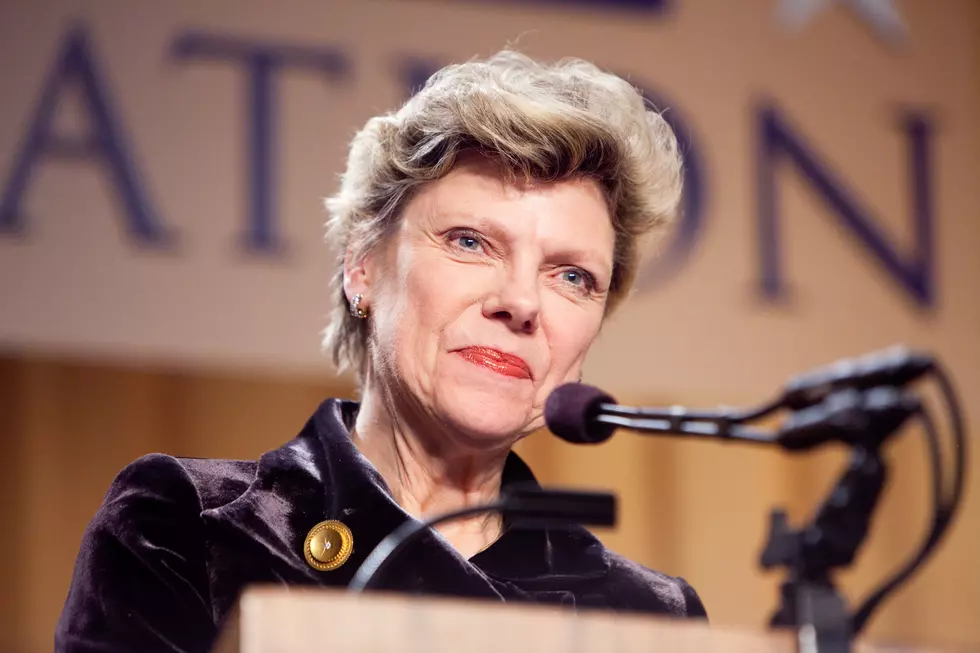 Cokie Roberts, Longtime Political Journalist, Dies at 75