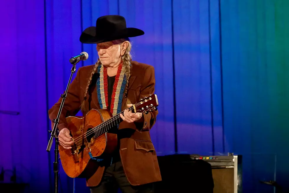Willie Nelson Says He’s Not Smoking, But is Still Using Pot
