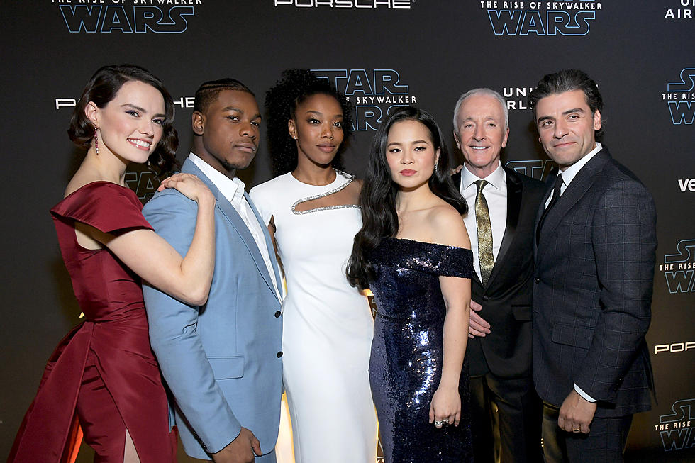 Tributes, Standing Ovation at ‘Rise of Skywalker’ Premiere