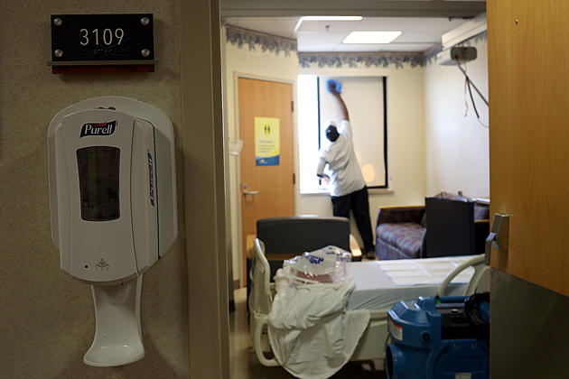 US Hospitals Rush to Find Beds for Surge of Virus Patients