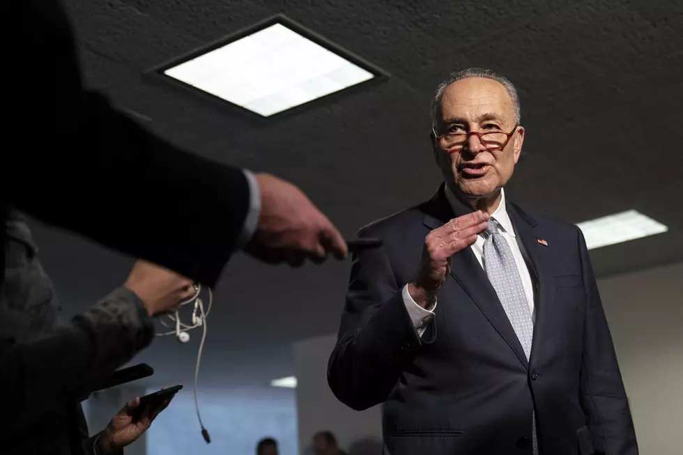 Schumer Proposes $25,000 &#8216;Heroes&#8217; Pay for Frontline Workers