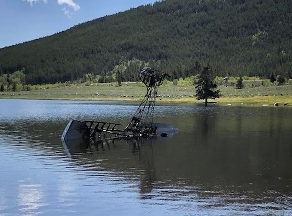 Single-Engine Plane Crashes in Wyoming Lake; Passenger Dies