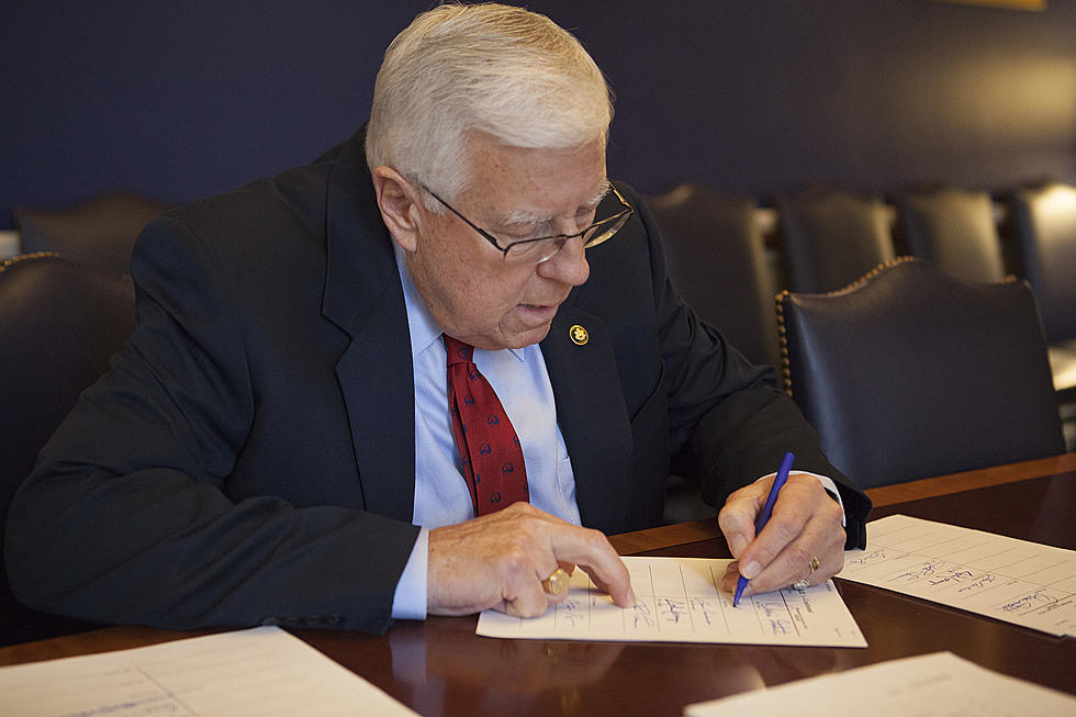 In Farewell, Wyoming Mike Enzi Urges Colleagues to Cooperate