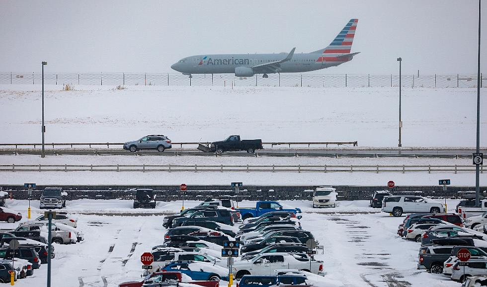 Denver’s Airport Reopens After Powerful Winter Storm