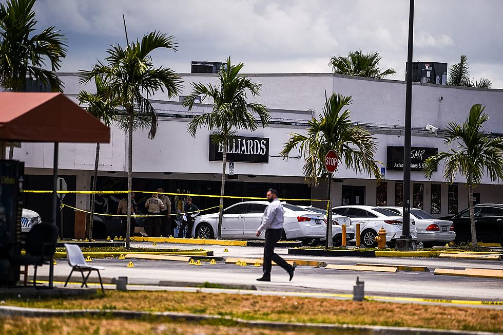 Police: 2 Dead, 20+ Injured in Florida Banquet Hall Shooting