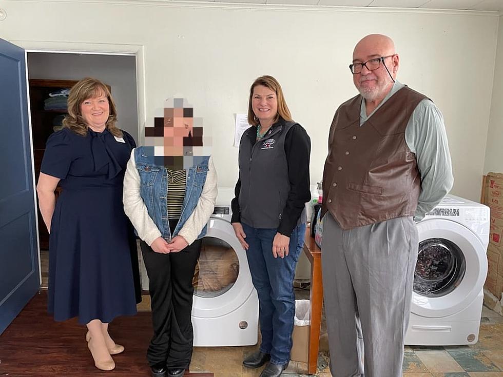 Wyoming First Lady Visits Mimi&#8217;s House, Discusses Teen Homelessness