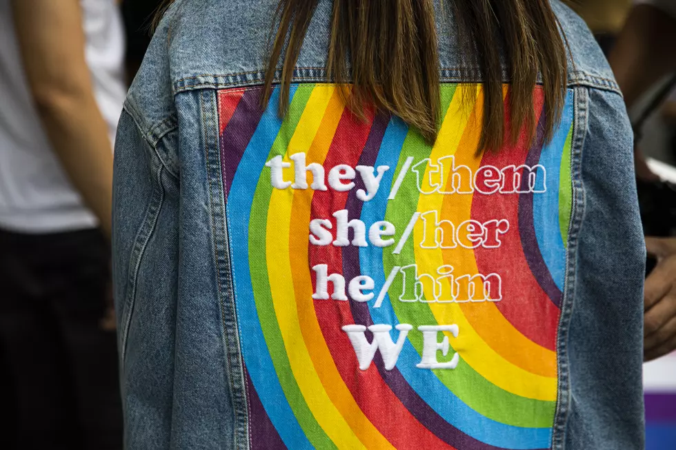 ART 321 Presenting &#8216;Guide to Pronouns Workshop&#8217; Wednesday Evening