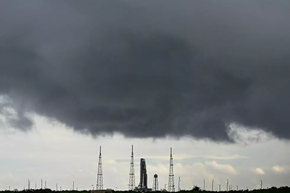 Engine problem leads NASA to scrub launch of new moon rocket