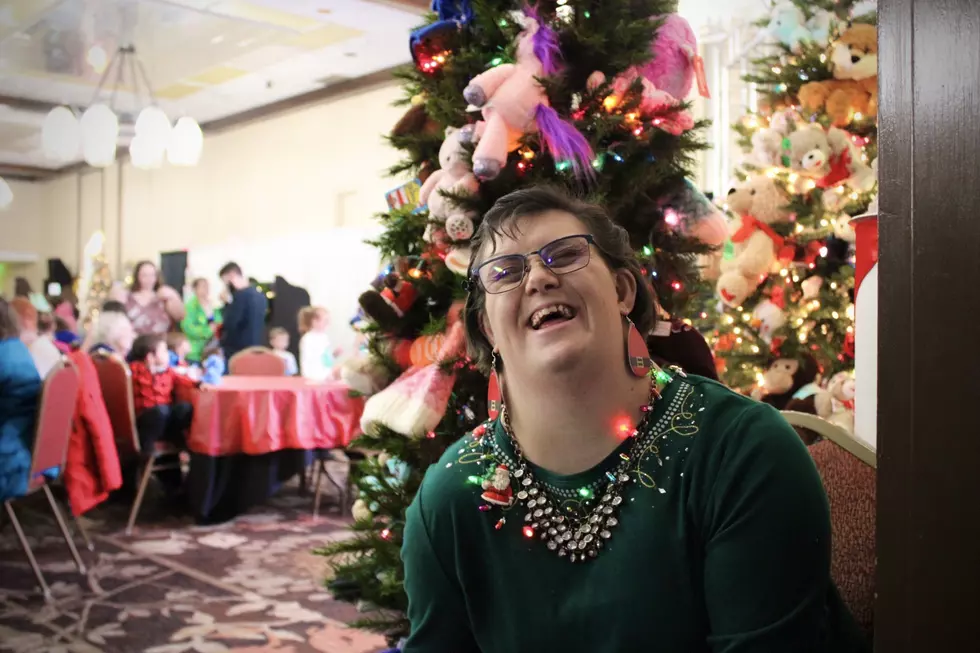 Santa Stops by Teddy Bear Tea in Casper, Funds Raised for Special Olympics