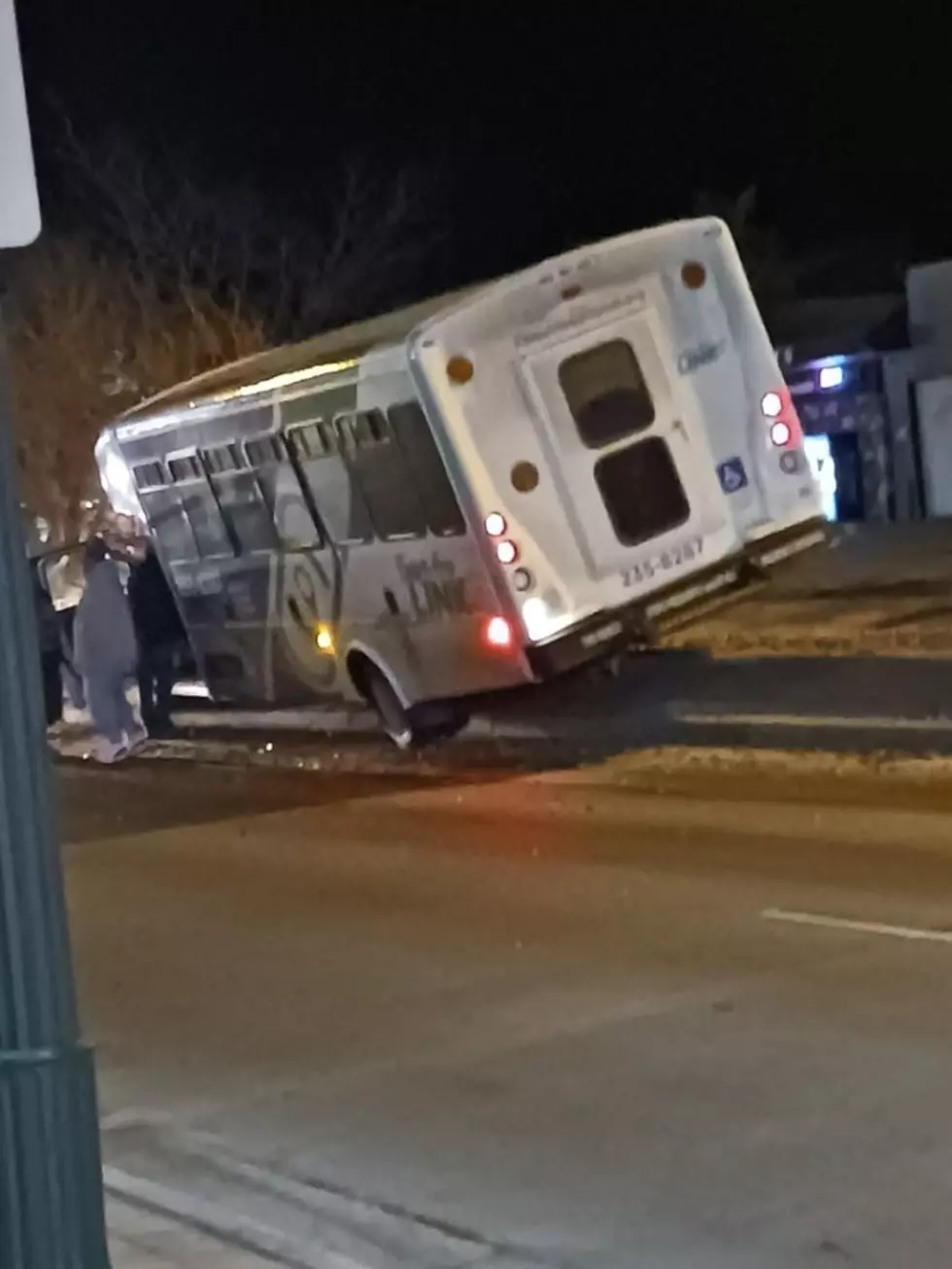 Strong Wind Pushes Casper Transit Bus into Median on 2nd and Park