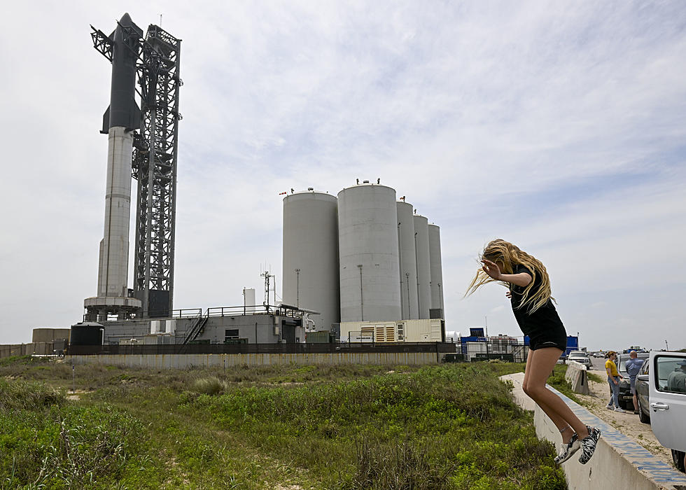 SpaceX Calls Off 1st Launch Attempt of Giant Rocket in Texas