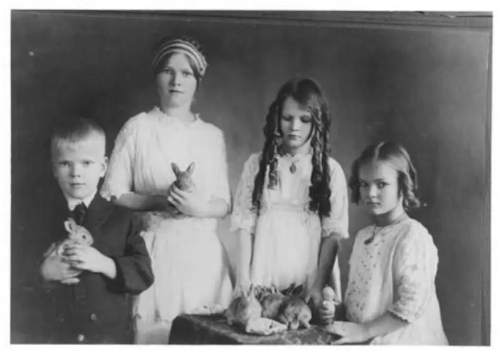 Rare Photo of Wyoming Warden&#8217;s Children, Presumably on Easter in the Early 1900&#8217;s