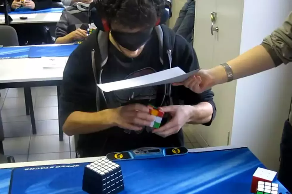 Rubik’s Cube World Record Set – Blindfolded [VIDEO]