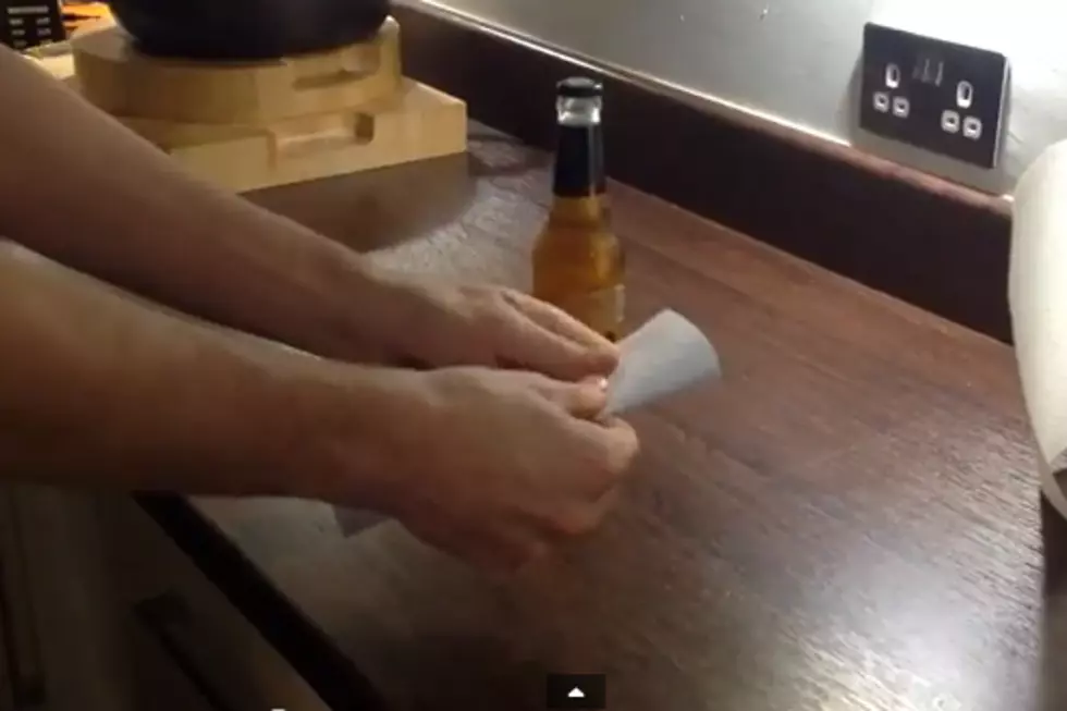 Impress Your Friends on St. Patrick&#8217;s Day &#8211; Open a Beer Bottle with a Sheet of Paper [VIDEO]