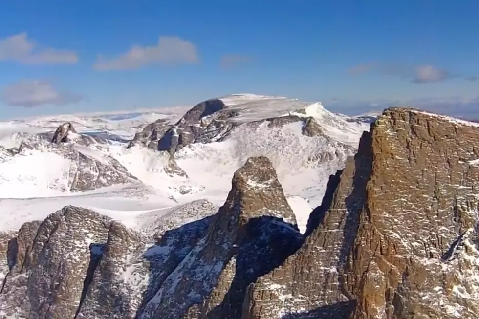 Enchanting Flight Over Wyoming’s Wind River Mountains [VIDEO]