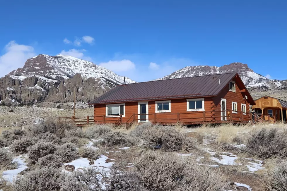 Check Out This Sweet Log Cabin with Mountain View in Cody