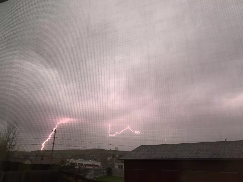 Here’s How to Take Pics of Casper Lightning with your iPhone