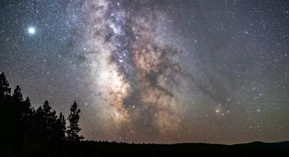 Videographer Turns Wyoming Skies Into Spellbinding Time-Lapse