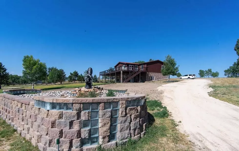 Check Out 18 Pics of a Douglas Ranch with a Hangar and Runway