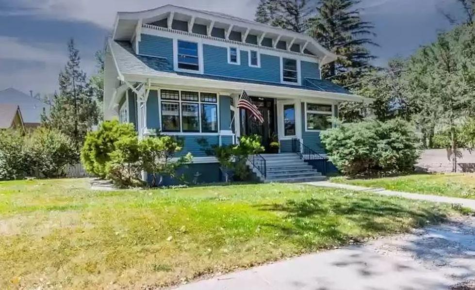 Historic 1912 Cheyenne Wyoming Home Has All The Original Woodwork