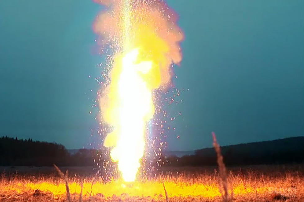 Satisfy Your Inner Pyromaniac by watching 10,000 Sparklers Ignite [VIDEO]