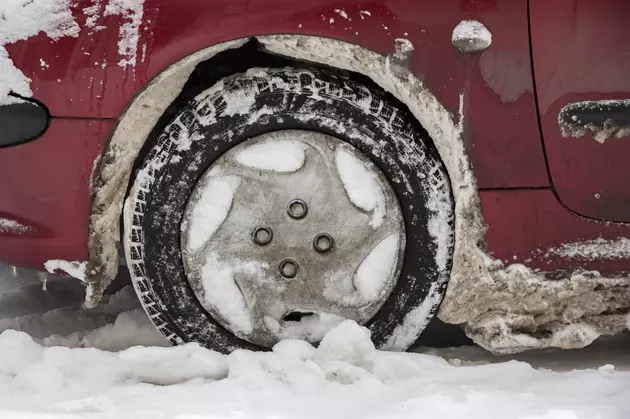 Guy Adds Hilarious Commentary To Stuck Vehicles Outside His Home