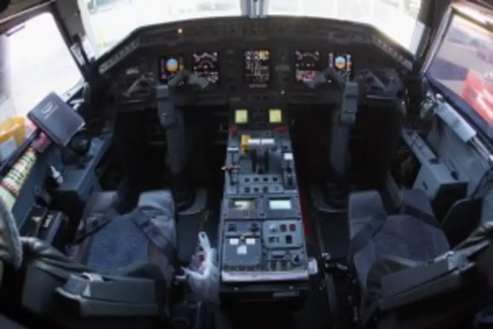 DOUCHE OF THE DAY-Airline Pilot Leaves Mic Open During Rant [AUDIO]