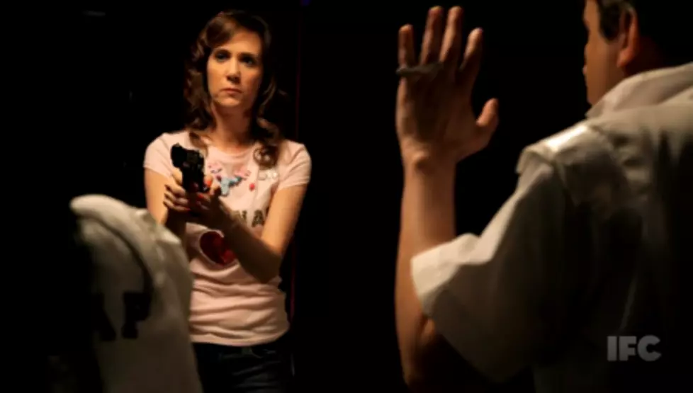 Kristen Wiig Packs a Pistol on ‘Portlandia’