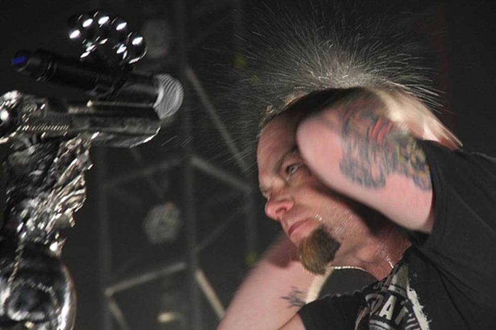 Ivan Moody Walks Off Stage – Then Comes Back [VIDEO]