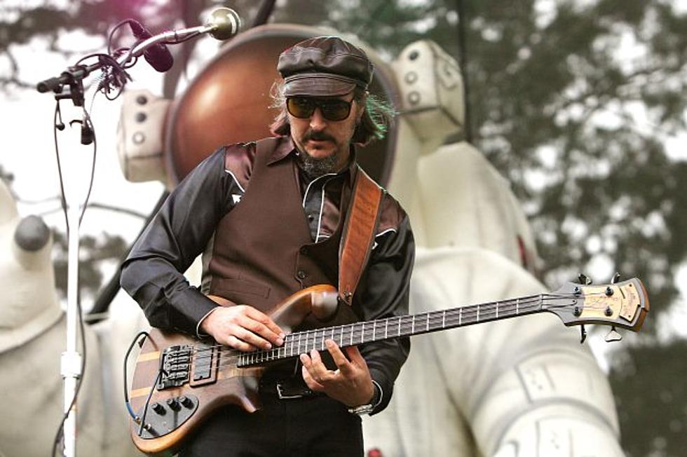 Primus’ Les Claypool Thanks Fans For Bidding on Bass Auction Benefiting Ailing Nephew