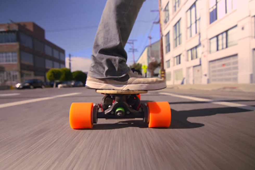 High-Powered Electric Skate Board Makes Commuting Kind of Cool