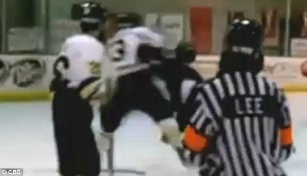 All-Out High School Hockey Brawl (VIDEO)