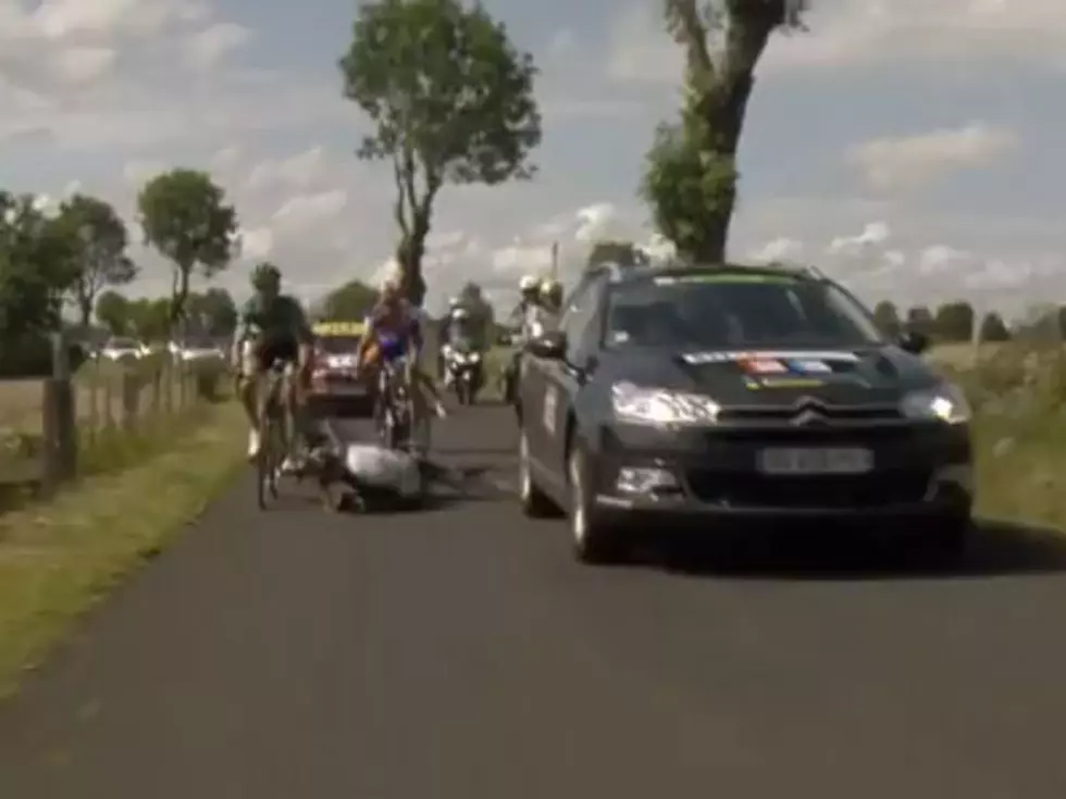 Tour de France 2011 stage 9: car crashes into riders Hoogerland and Flecha