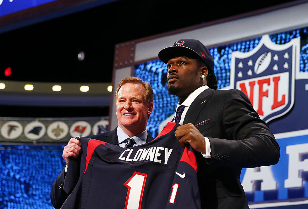 Houston Stays Put, Makes Clowney #1 Pick – NFL Roundup