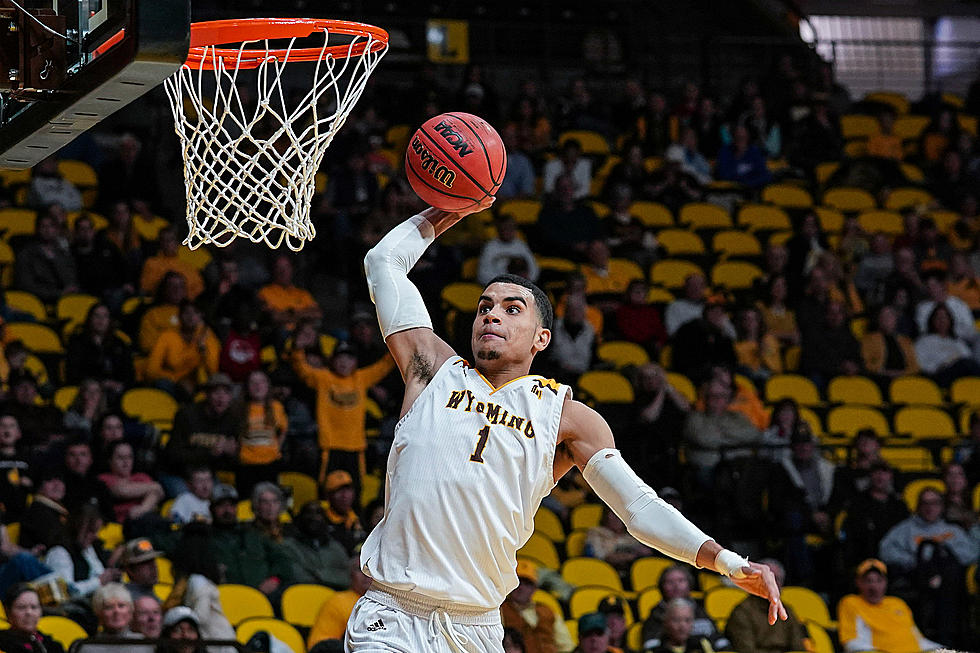 Wyoming Cowboys Push Past South Carolina, 73-64 [VIDEOS]