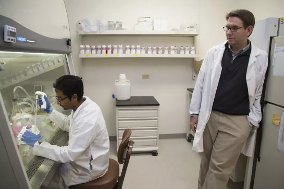 UW Leaders Cut Ribbon on Pharmacy Research Laboratory 