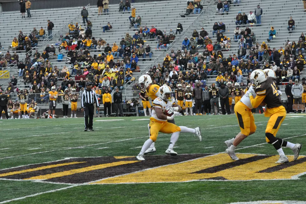 Gold Edges Brown To Win Wyoming Spring Game [VIDEO]