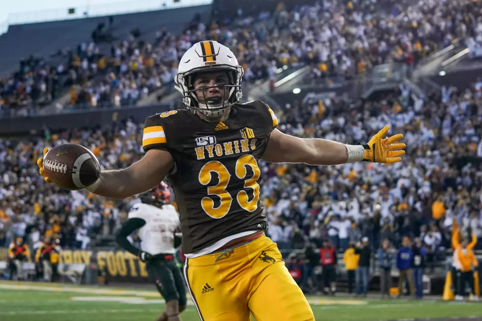 Wyoming Rolls Over UNLV in MW Opener, 53-17 [VIDEOS]