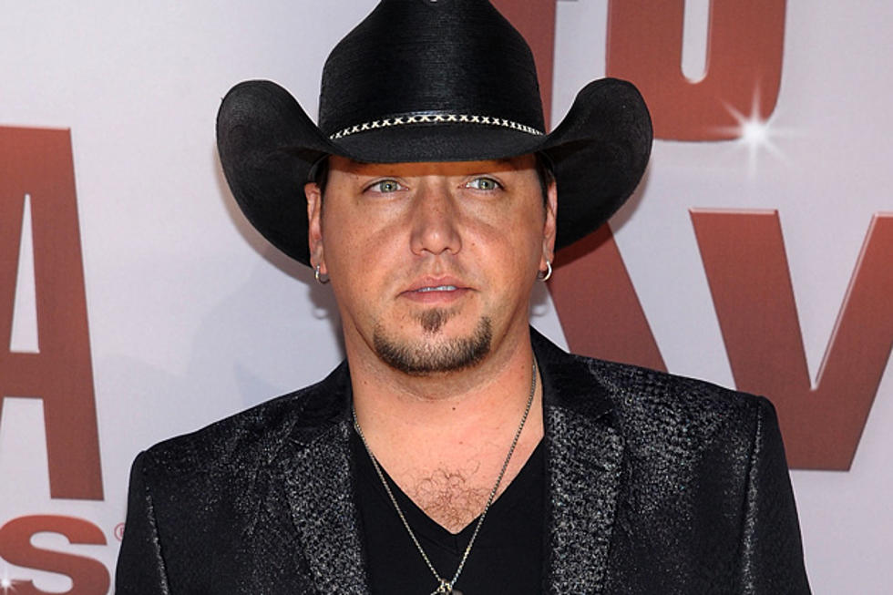 Jason Aldean Wins Album of the Year at 2011 CMA Awards