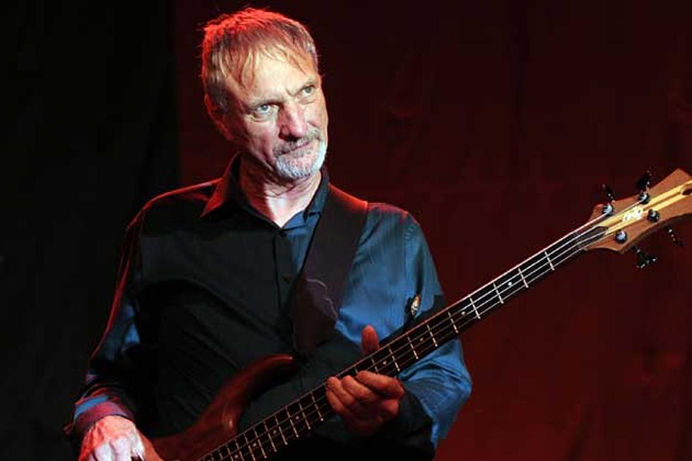 Dan ‘Bee’ Spears, Willie Nelson’s Longtime Bassist, Dies