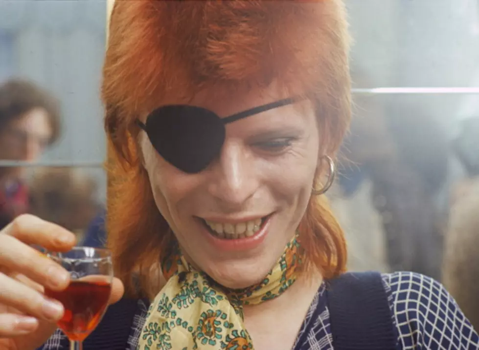 David Bowie’s Dozens of Looks in Under 60 Seconds [VIDEO]