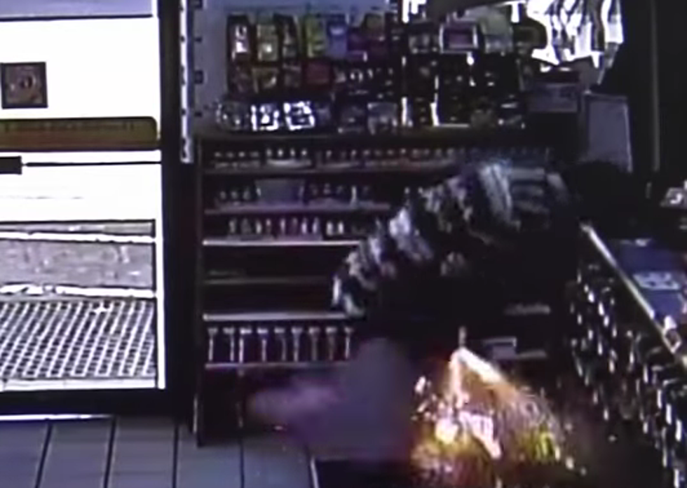 Ecig Explodes in Dude’s Pocket, Starts Him on Fire [WATCH]