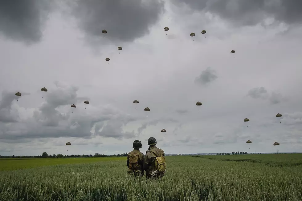 Watch Miss Montana Drop Smokejumpers Over Normandy