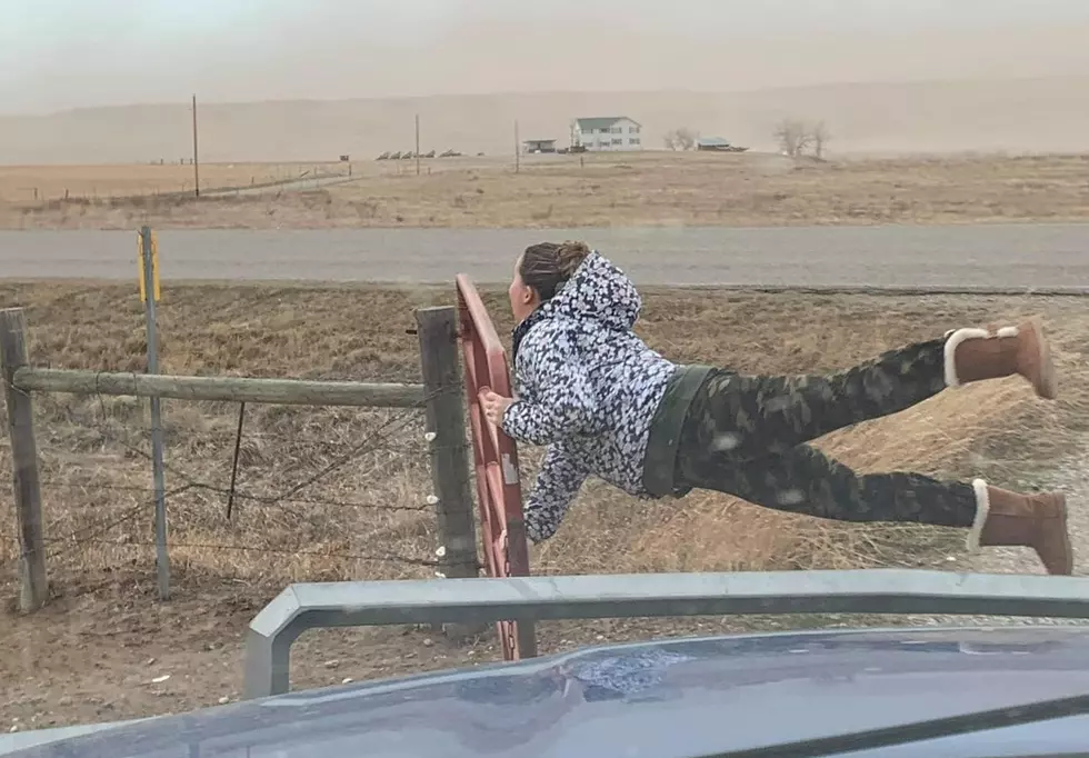 Fact or FAKE – Insane Photo of Montana Girl Nearly Blown Away by High Winds